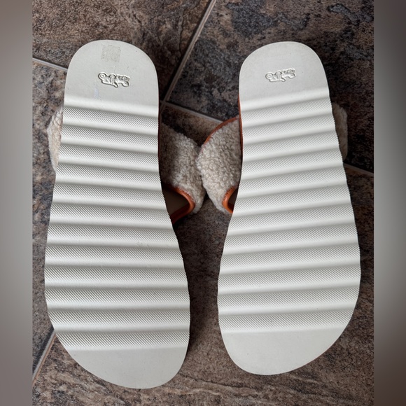 NEW!!! COACH Hollie Shearling Leather C Buckle Flip-Flop Sandals- Women’s 11B - Picture 8 of 10